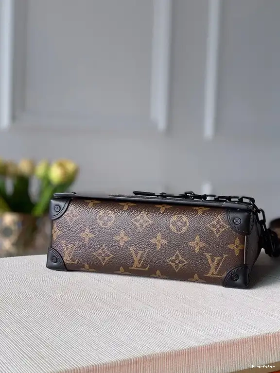 VUITTON LOUIS SOFT TRUNK 0622